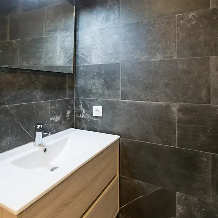 Rez De Jardin, Grande Terrasse Dans Avec Piscine Apartment Antibes